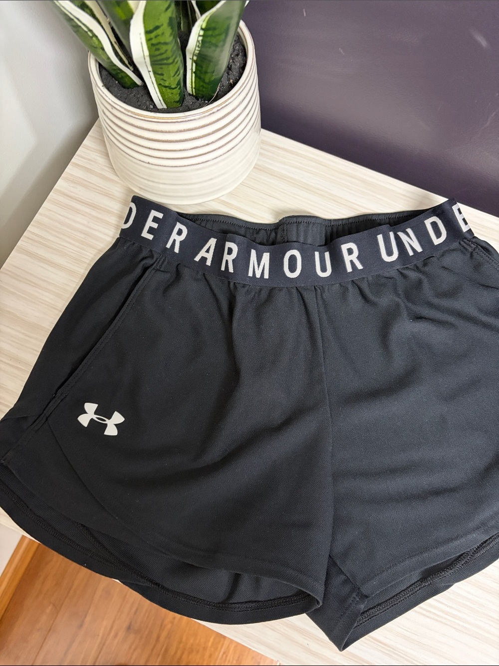 Under Armour Black Women's Athletic Shorts!! EUC 🖤